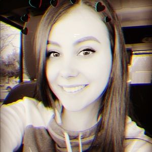 Meet your Posher, Kaila